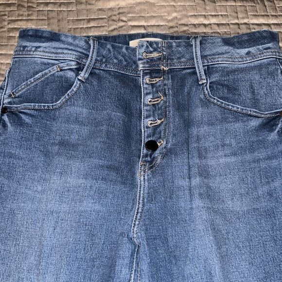 BCBGMAXAZRIA JEANS SIZE 29 - Picture 2 of 4